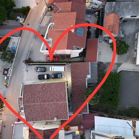 Apartments Luka Pakoštane Eksteriør bilde