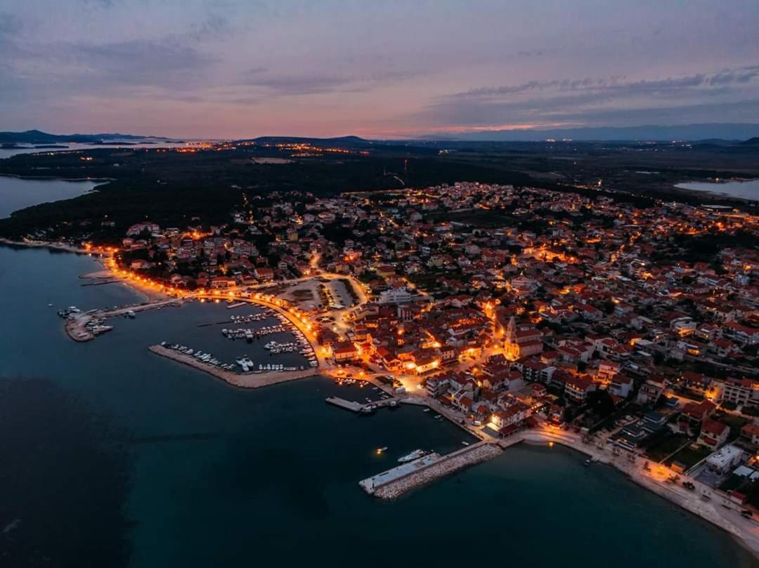 Apartments Luka Pakoštane Eksteriør bilde