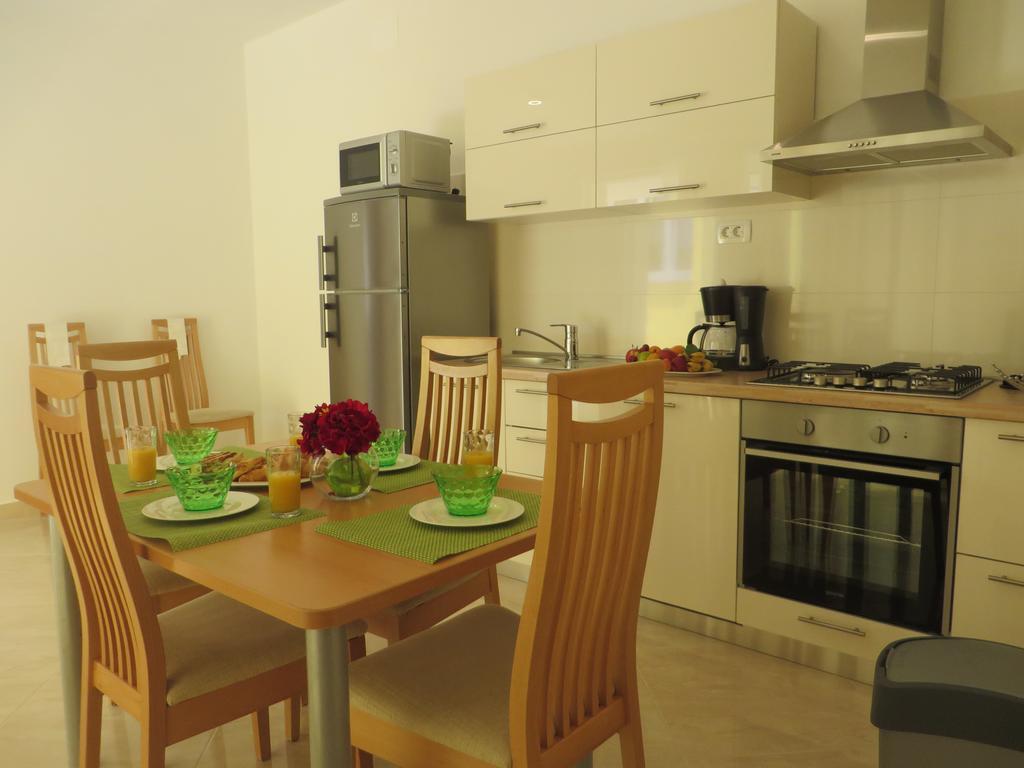 Apartments Luka Pakoštane Eksteriør bilde